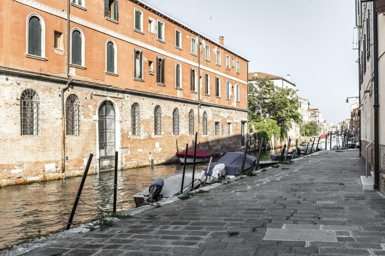 Elegant Fornasa Vecia, Canal View With A Beautiful Garden R&R Venice Ngoại thất bức ảnh